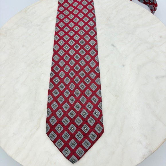Georgio Armani Cravatte VTG Men's Tie Silk Red Geometric Pattern Italy 4" x 60" - Picture 4 of 7